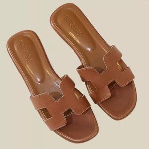 Strattux Kaze Tan H Sandals - New - Size 7